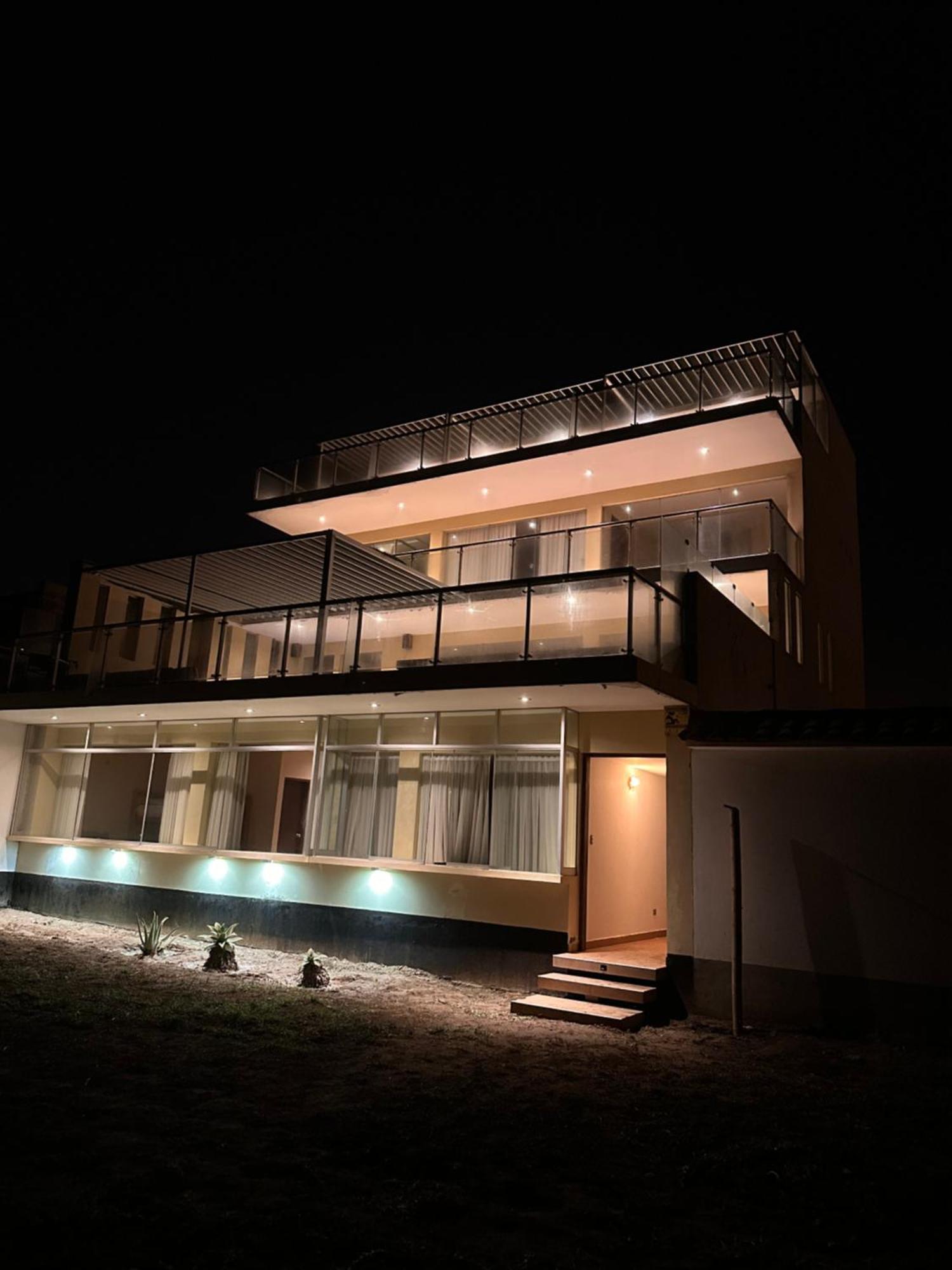 アシア Yolo House Peru Bed & Breakfast エクステリア 写真