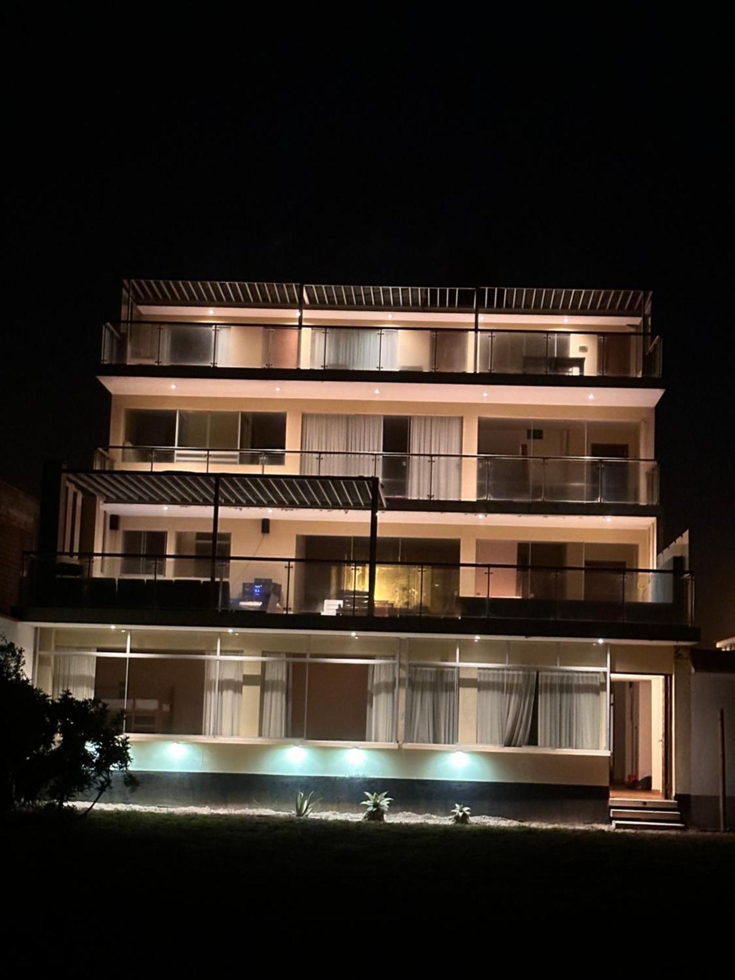 アシア Yolo House Peru Bed & Breakfast エクステリア 写真
