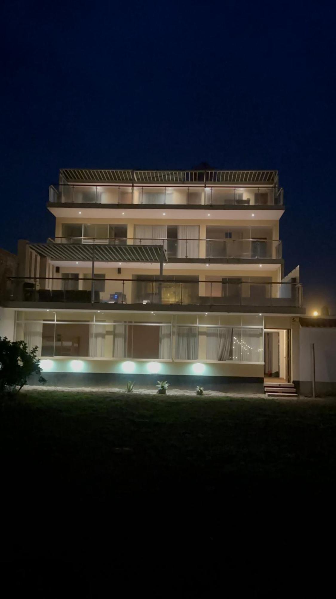 アシア Yolo House Peru Bed & Breakfast エクステリア 写真