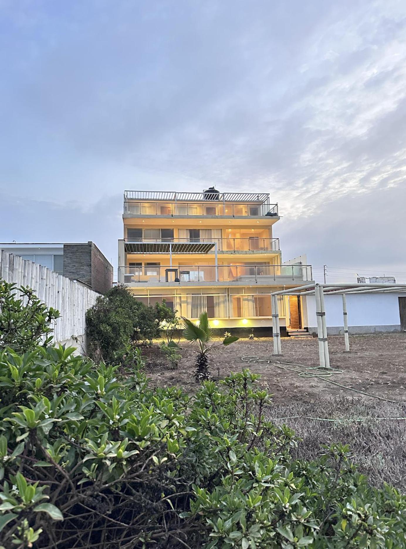 アシア Yolo House Peru Bed & Breakfast エクステリア 写真