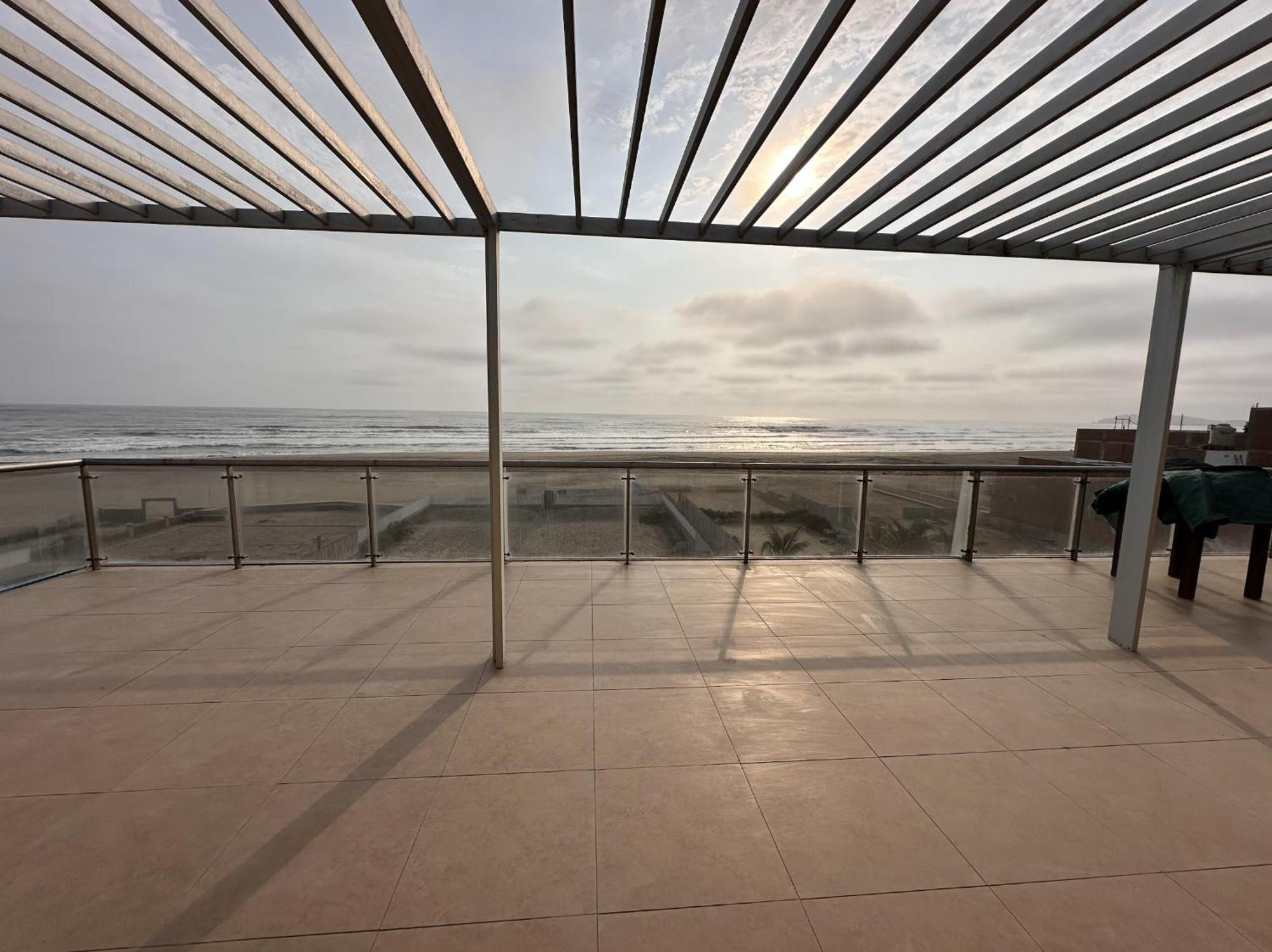 アシア Yolo House Peru Bed & Breakfast エクステリア 写真