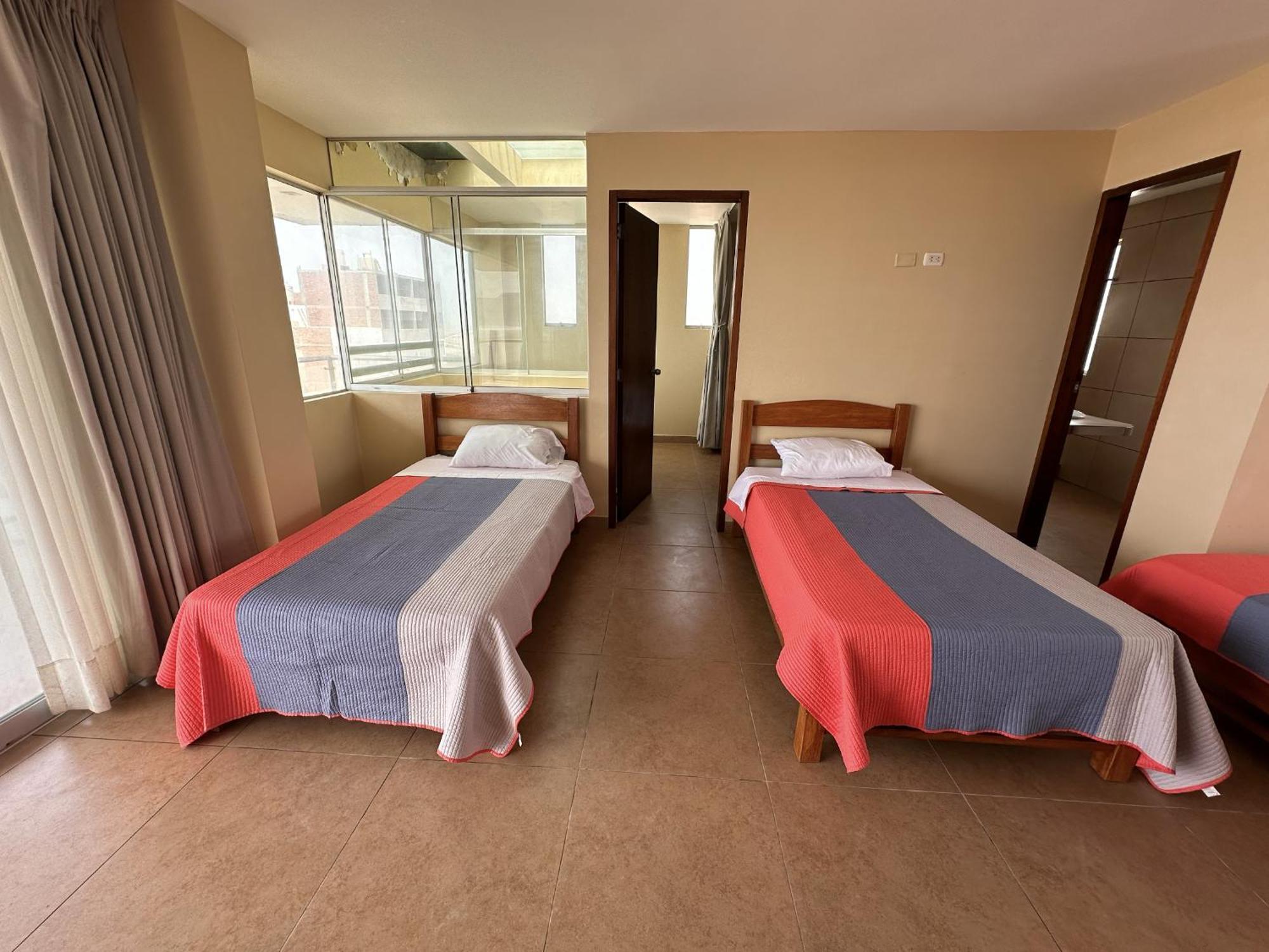 アシア Yolo House Peru Bed & Breakfast エクステリア 写真