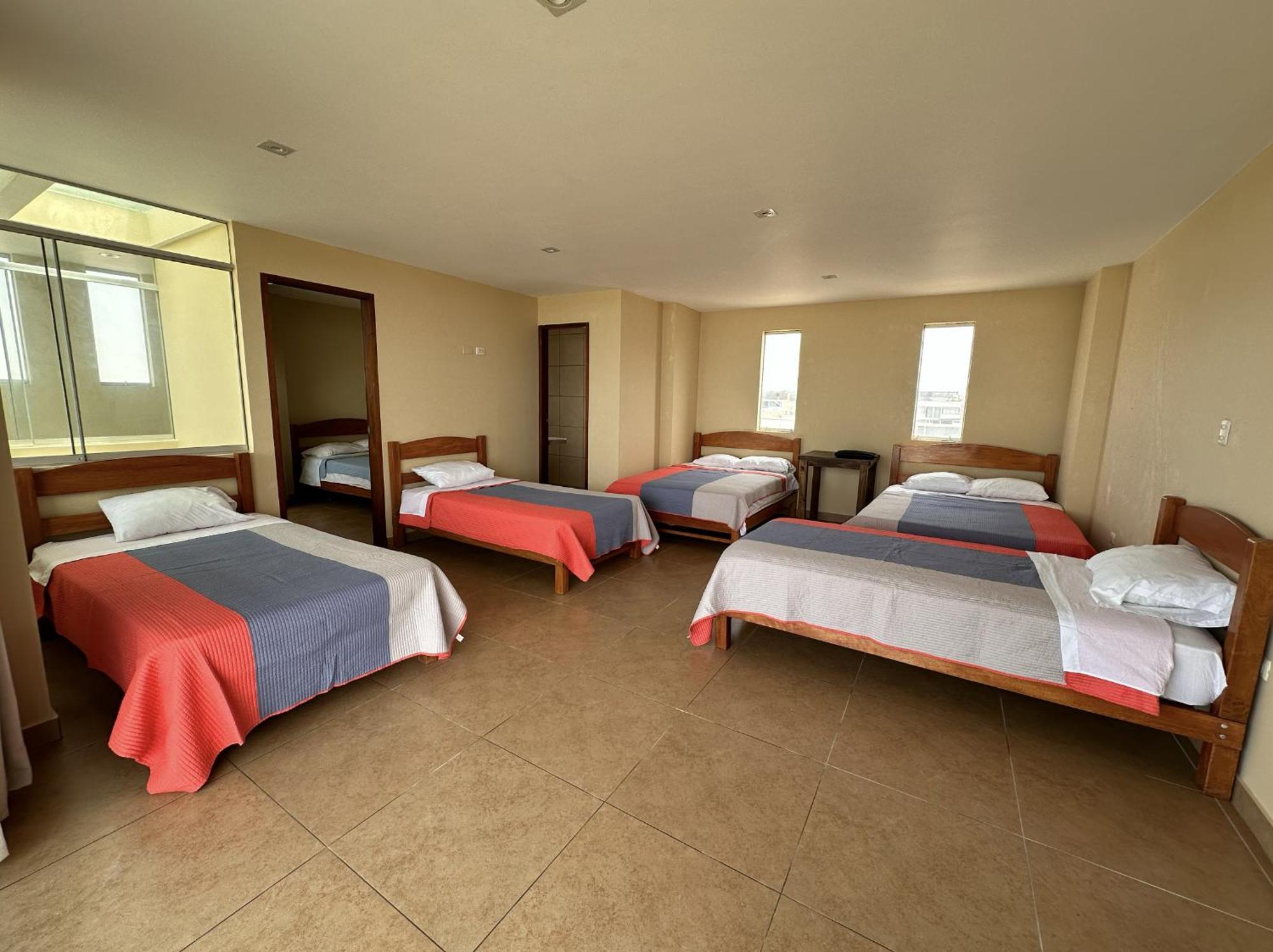 アシア Yolo House Peru Bed & Breakfast エクステリア 写真